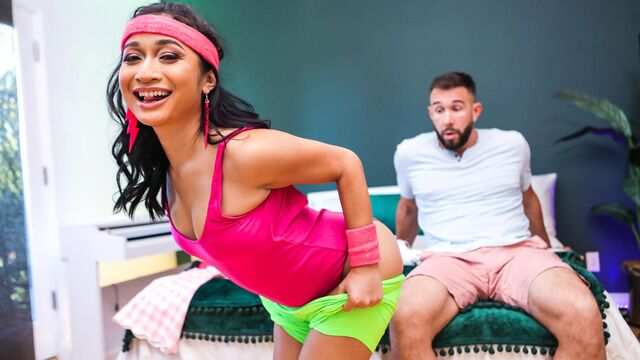 A cunning brunette gave a blowjob to a personal trainer and wanted sex